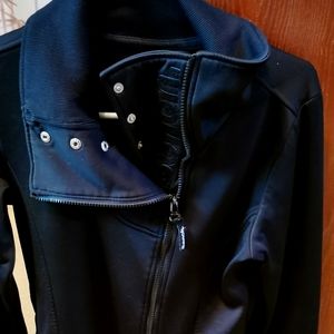 Bench zipper sweater